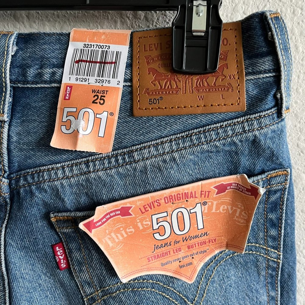 NWT Levi's Women's 501 Denim Jean Shorts Size 25 Style CW-4217 - Picture 8 of 10